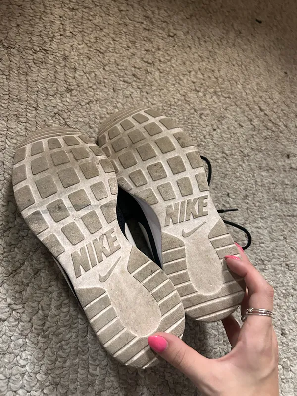 Nike Women’s Sneakers - Image 8