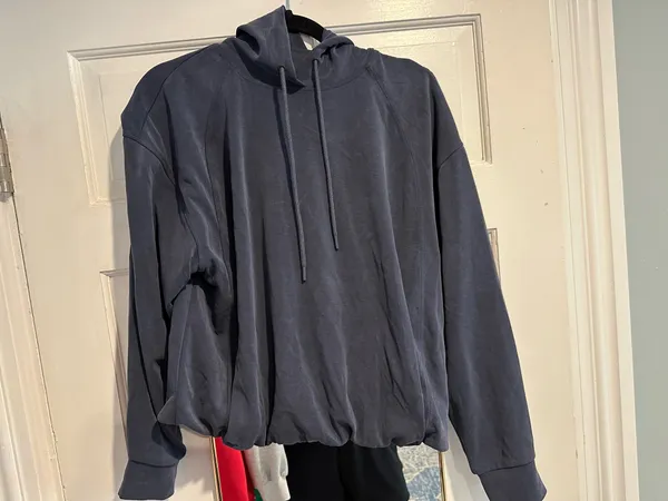 Athleta Seasoft Bubble Hem Hoodie - Image 2