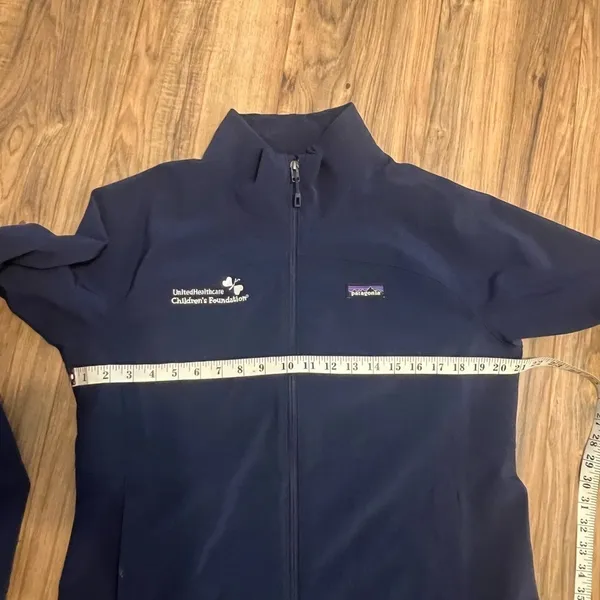 Patagonia Navy Full-Zip Softshell Jacket Women’s M UnitedHealthcare Children’s - Image 9