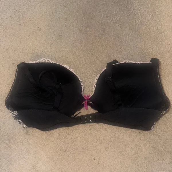 Victoria’s Secret Dream Angels push-up 36D black lace bra - Image 2