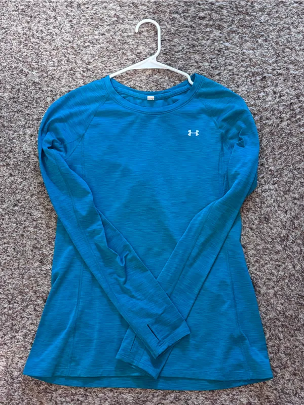 Under Armour- Women’s Long Sleeve with Thumb Holes - Image 4
