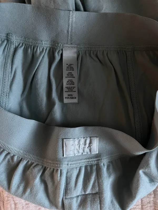 SKIMS Boyfriend Loose Boxer Shorts - Image 5