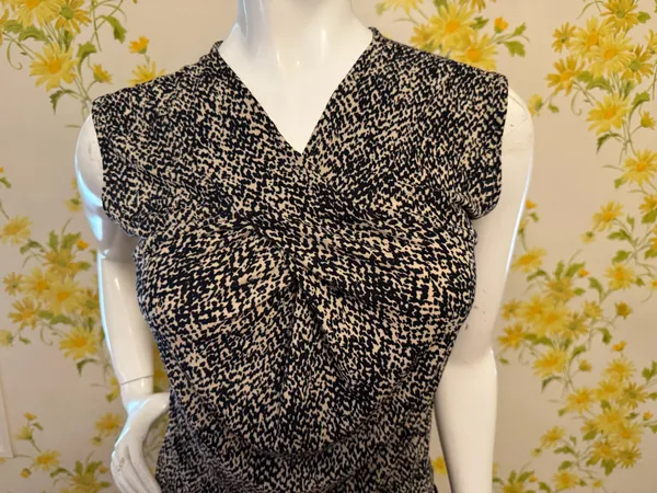 Ann Taylor twist front blouse size S - Image 4
