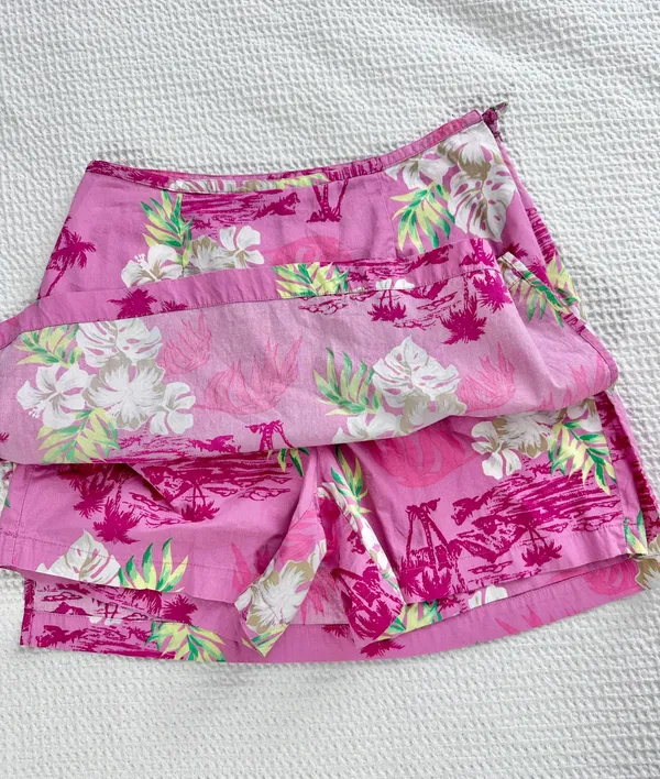 Hawaiian floral print pink skort - Image 2