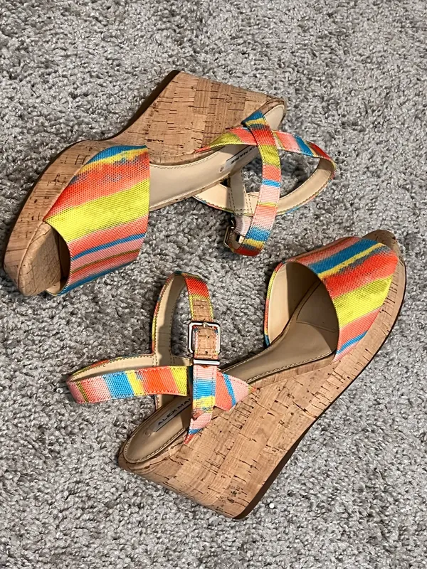Alex Marie Peep Toe Heels 7.5 - Image 2