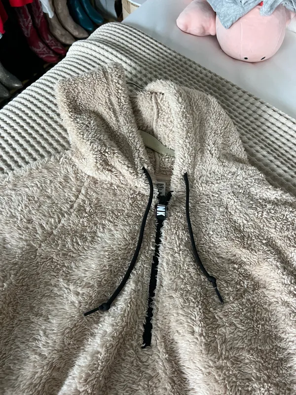 Fuzzy fleece - Image 2