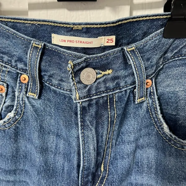 Levi’s Low Pro Straight Medium Wash Denim Jeans size 25 - Image 5