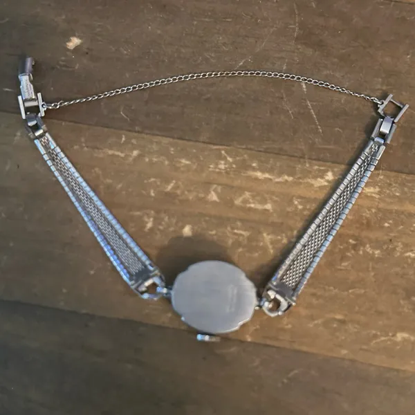 Vintage Timex silver wind up watch - Image 7