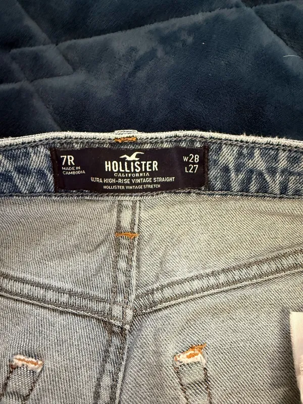Hollister Mom Jeans Ultra High-Rise - Image 2