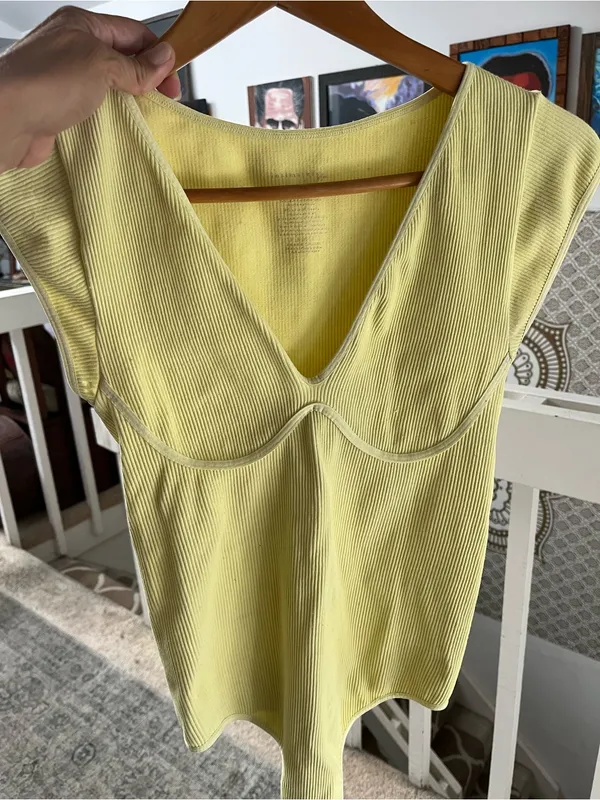 Free People Ribbed limoncello V-Neck bodysuit sz L - Image 6