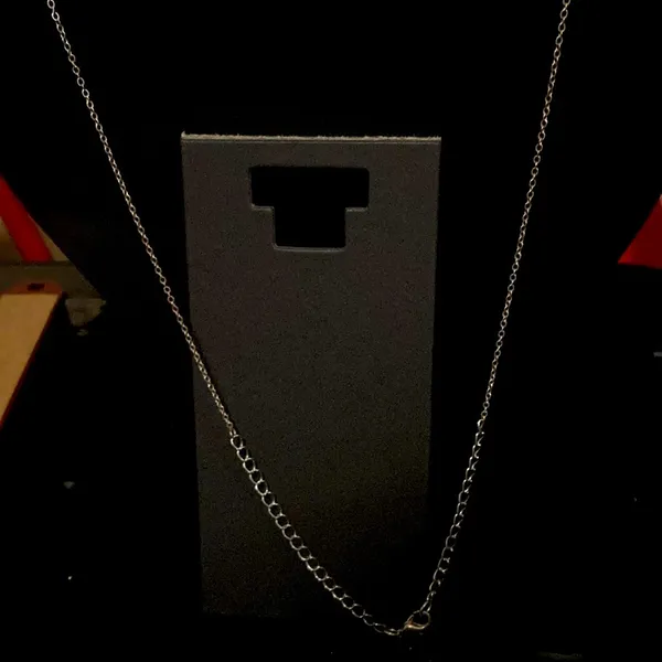 Silver tone cross necklace - Image 3