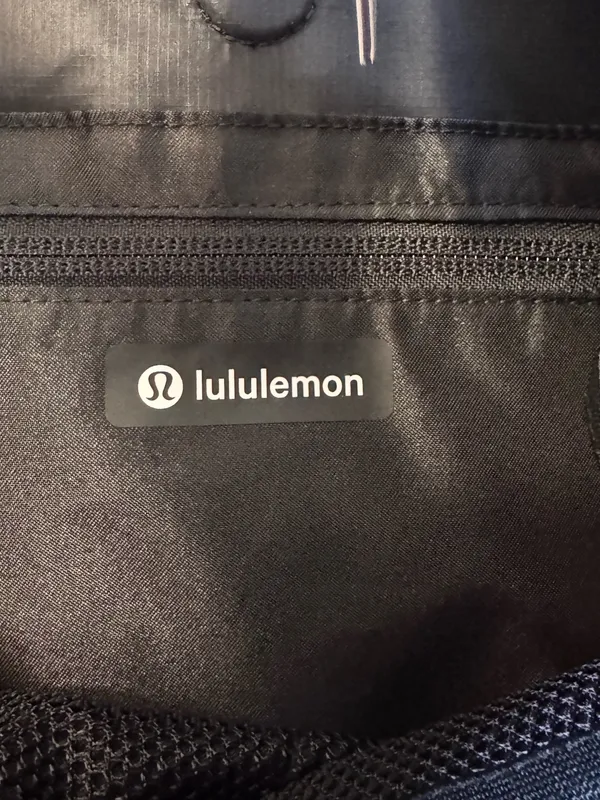 Lululemon Quilted Pleasures Shoulder Bag – Black – NWT - Image 9