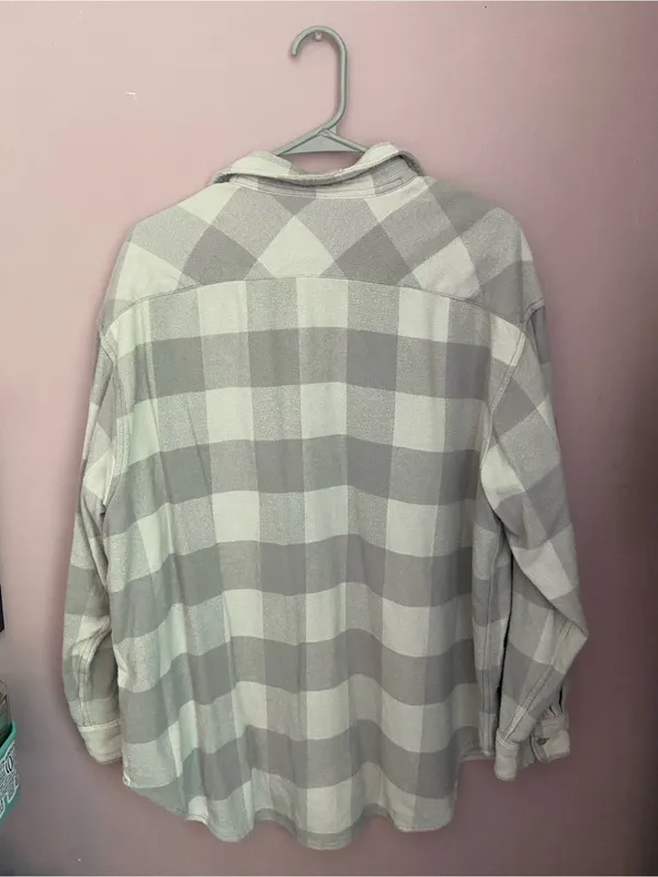 aerie Gray and White Plaid Shirt - Image 3