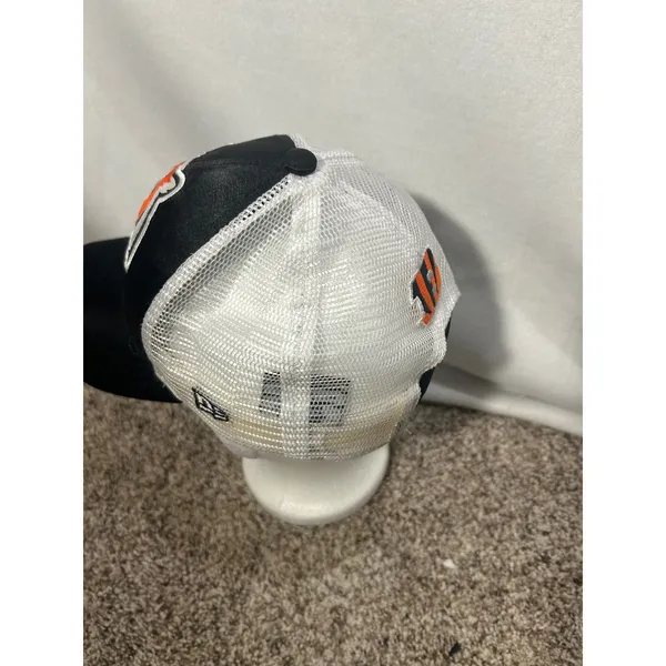 Woman's Cincinnati Bengals T-Shirt and New Era 9FORTY Trucker Hat Set Black - Image 10