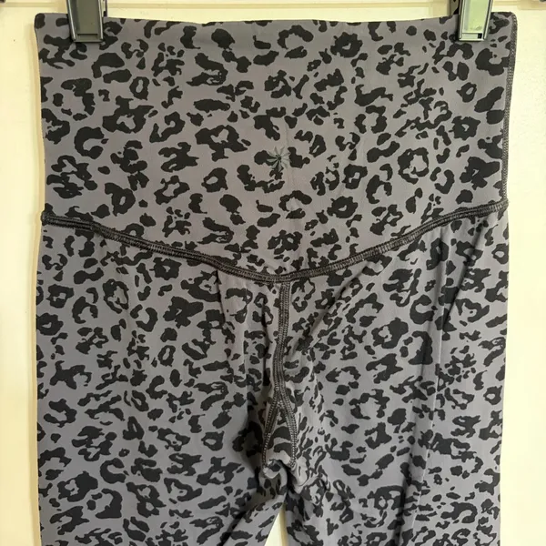 Athleta Elation Ultra High Rise XXS Grey Black Leopard Animal Print Legging - Image 6
