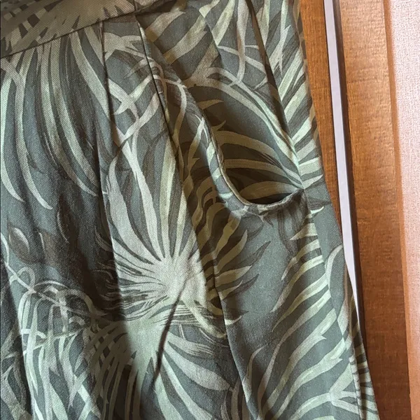 FINAL MARKDOWN Time and Tru Leafy Green ladies Flowy slacks large - Image 3