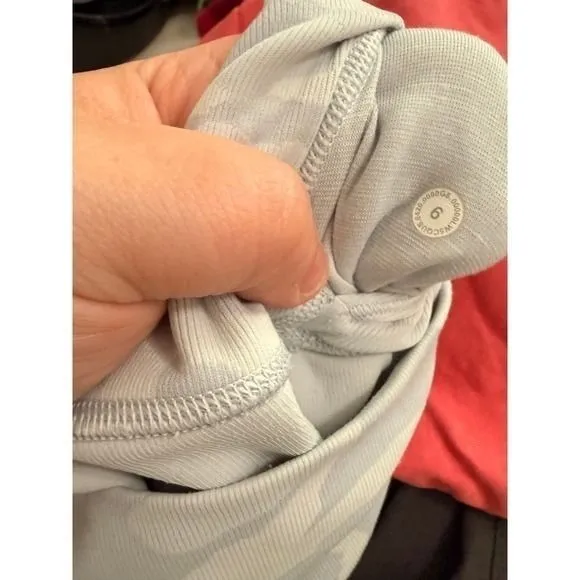 Lululemon High Rise Leggings Womens 6 Grey White Camo‎ Full Length Tights - Image 6