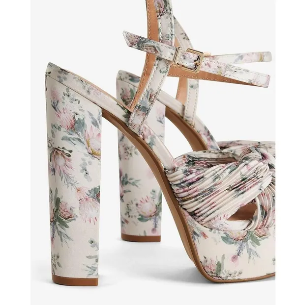 EXPRESS | NWT | 6 | Floral Twist Strap Multi-Color Platform Heeled Sandals - Image 4
