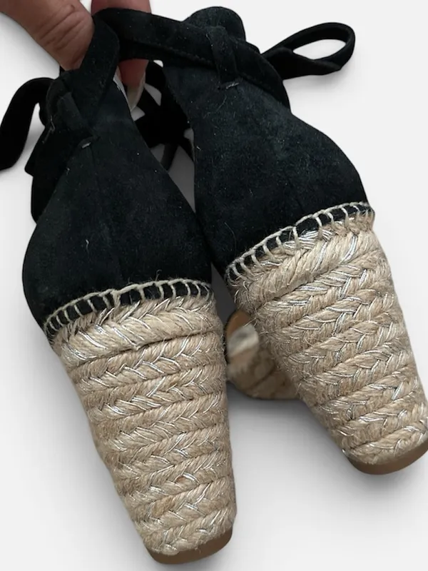 BADGLEY MISCHKA Suede Ankle Tie Wrap⁠ Espadrille Wedge Sandals in Black Sz. 6.5 - Image 5