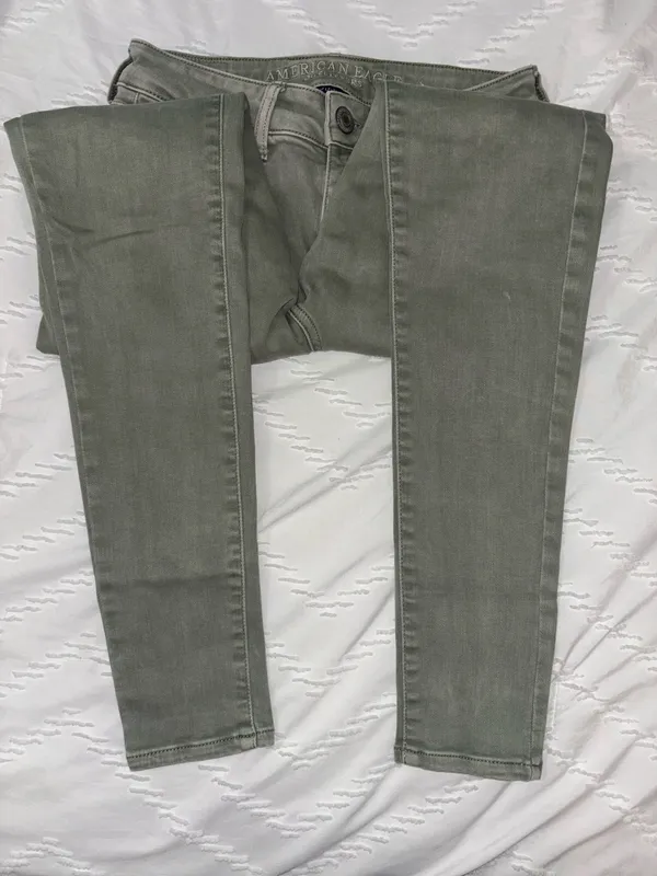 American Eagle Jeans - Image 3