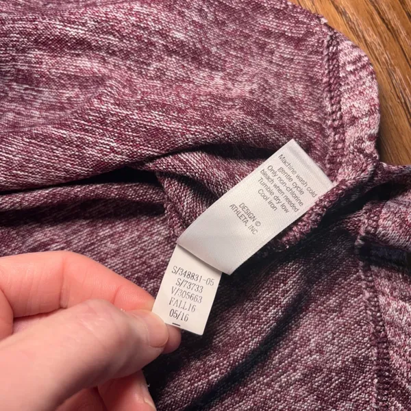 Athleta Space Dye Long Sleeve Top Burgundy Thumbholes Curved Hem Womens M Active - Image 7