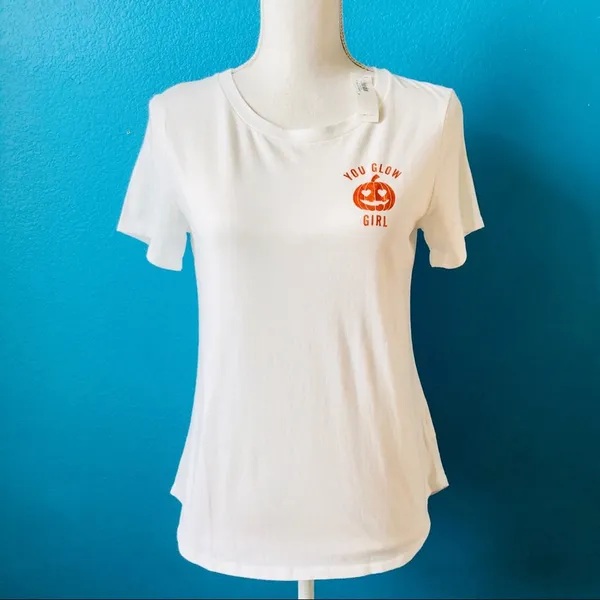 Old navy Halloween pumpkin top graphic T-shirt small new with tag - Image 2