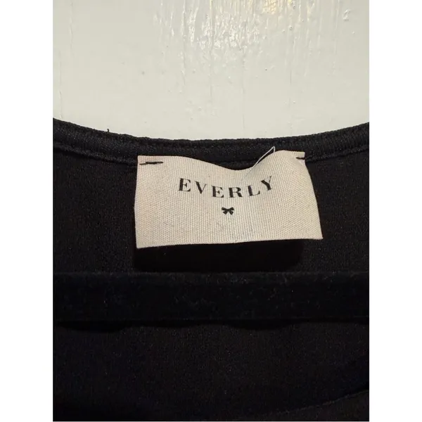 Everly Black 3/4 Sleeve Top Lace Hem Blouse Size Large - Image 3