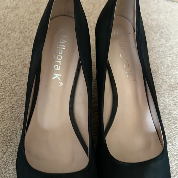 Black “suede” platform heels. Size 9 - Image 5