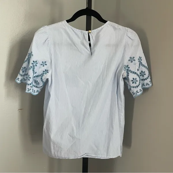 Draper James Blue Embroidered Sleeve Blouse Size Small - Image 2