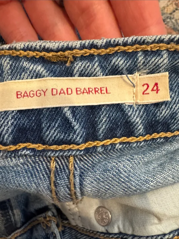 Levi’s Baggy Dad Barrel Jeans Medium Wash 24 - Image 3