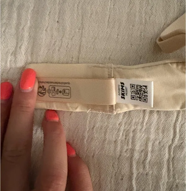 SKIMS Fits Everybody T-Shirt Bra - Image 4