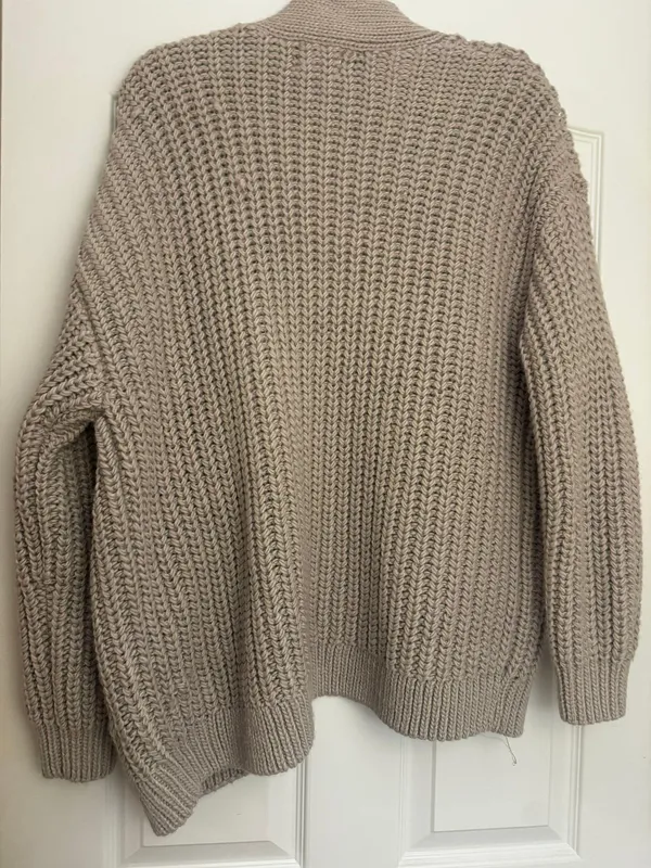 H&M Gray Oversized Knit Sweater - Image 2