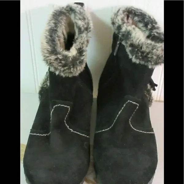 Khombu Kellie boots suede with faux fur sz 8 - Image 2