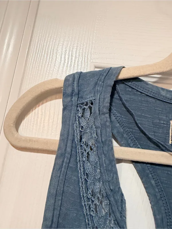 NWOT Free People We The Free Size XS Blue Crochet Trim Racerback Layer Tank Top - Image 3