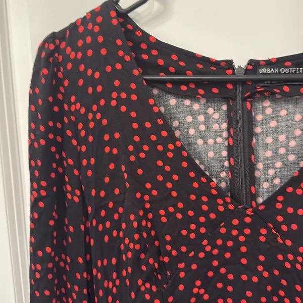 Urban Outfitters fit and flare polka dot dress size medium - Image 3
