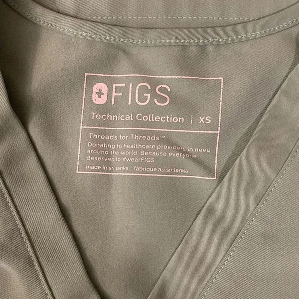 Figs scrubs top women’s size extra small - Image 3