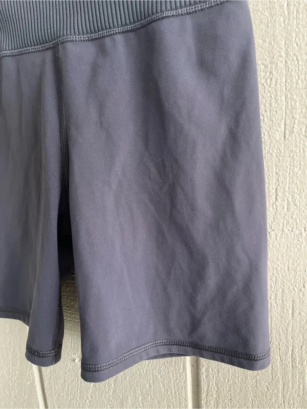 Vuori Ribbed Studio Bike Shorts in Blue Gray Size XS - Image 4