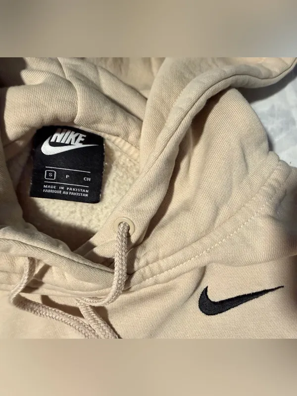 Nike sportswear club fleece Women oversized Beige Pullover Hoodie size S - Image 3