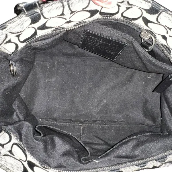 Coach satchel, pleated front design! - Image 11