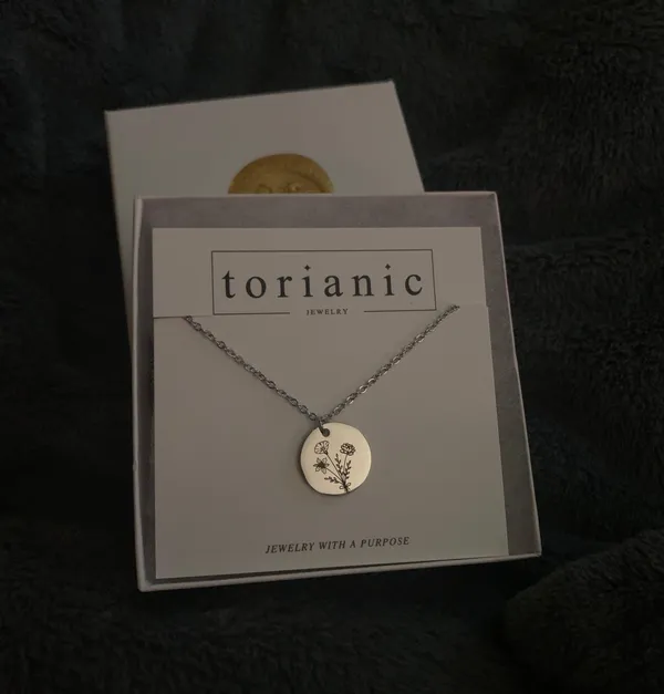 silver flower necklace - Image 2