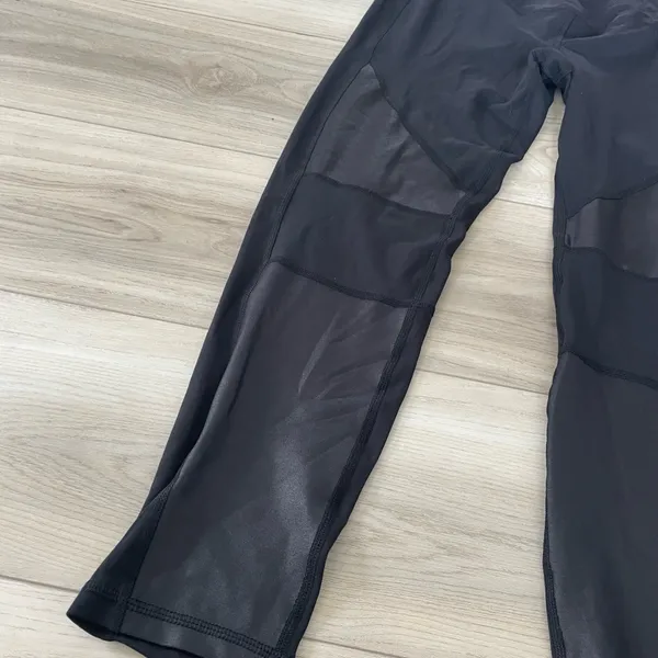 Isabel Maternity‎ Black Faux Leather Moto Leggings Size Medium - Image 3