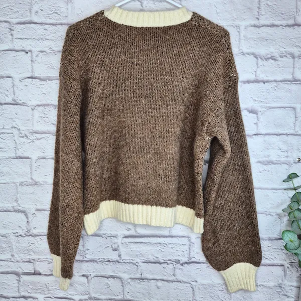 Luna Ivy Teddy Bear Graphic Sweater NWT M Brown Knit Crewneck Cropped Preppy - Image 5