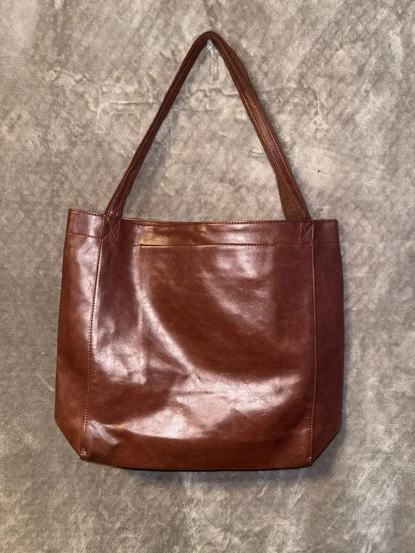 Vintage Style Oil-Wax PU Leather Shoulder Tote Bag - Image 3