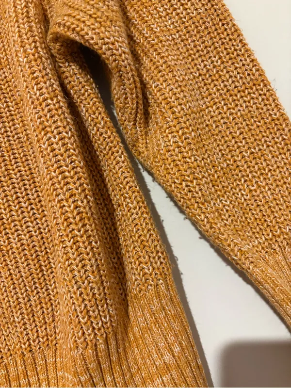 Universal Thread Chunky Knit cropped Sweater mustard yellow medium - Image 5