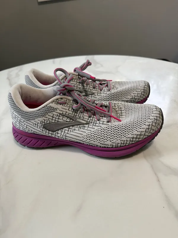 Brooks Gray and Pink Women's Running Sneakers - Image 4