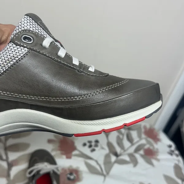 New Balance Gray and Red Athletic Shoes - Image 9