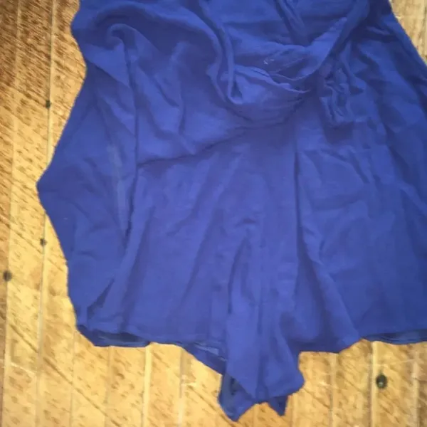 Lulu’s navy blue v-neck skirted S romper - Image 4