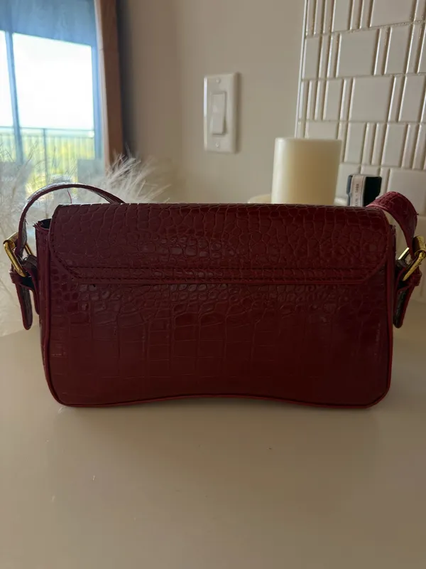 Amazon Red Shoulder Bag - Image 4