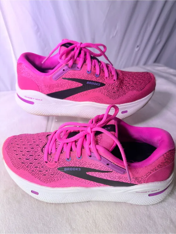 Brooks Ghost Max Women's Running Shoe - Hot Pink & Black - Image 3