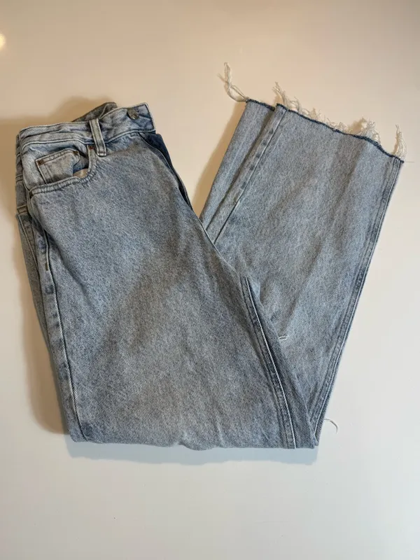 PacSun 90’s Boyfriend Distressed High Rise WideLeg Jeans‎ Light Wash RawHem Sz26 - Image 3